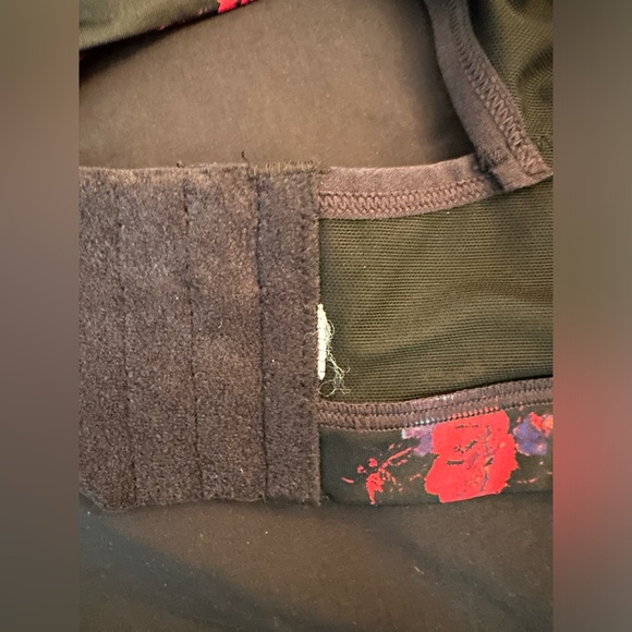 LANE BRYANT / LIVI ACTIVE - Black Floral Print Racer Back Style Sports Bra 18/20 - Picture 8 of 8